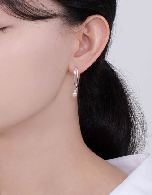 Elegant Sterling Silver & Pearl Studs for Career Woman